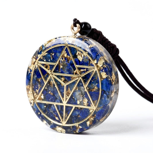 Runder Anhänger mit Naturstein-Optik – Blau – Geometrisches Design – Halskette