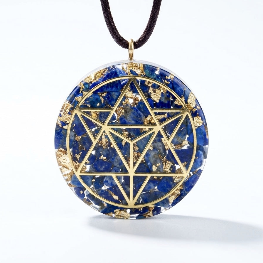 Runder Anhänger mit Naturstein-Optik – Blau – Geometrisches Design – Halskette